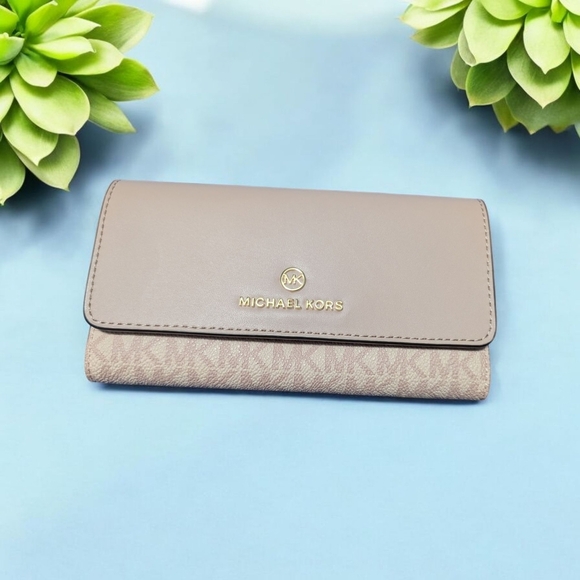 NWT Michael Kors Large Logo and Leather Tri-Fold Wallet Ballet - Picture 1 of 5